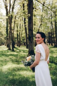 mariee robe bouquet domaine de la Trigaliere