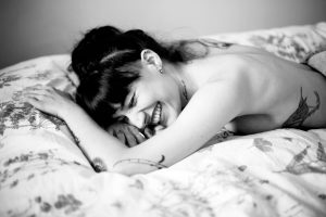 portrait fille noir et blanc