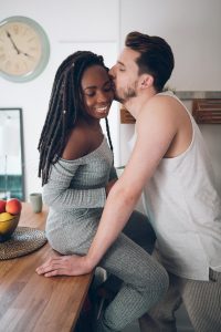 photo séance couple interieur